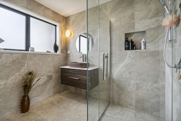 16 Mylindas Road Kaiaua_14