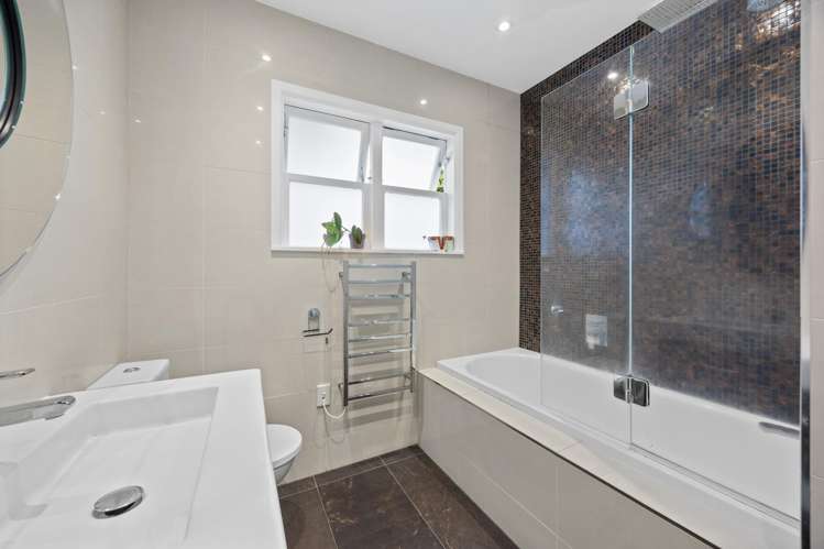 39 Aranui Road Mount Wellington_17