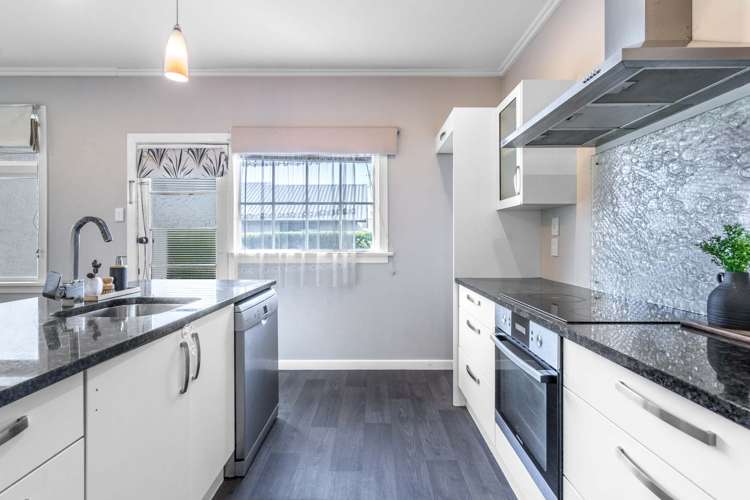 303 Crinan Street Georgetown_11