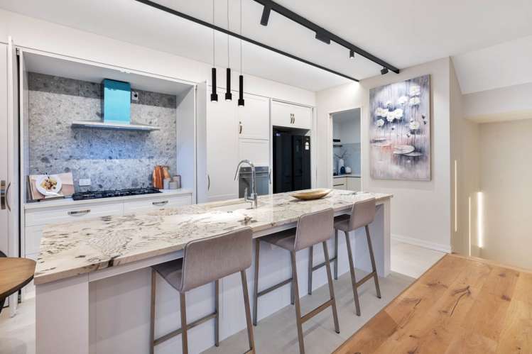 30b Hanlon Crescent Narrow Neck_5