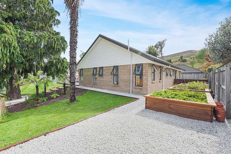 32 Sunningdale Drive Stoke_24