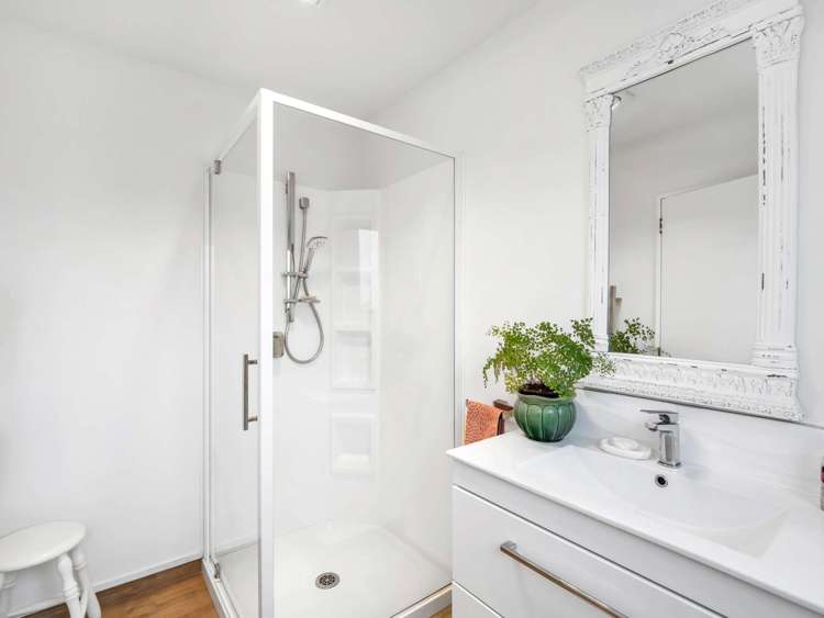 8 Stable Way Belfast_17