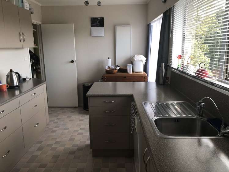 9 Sierra Avenue 11601_5