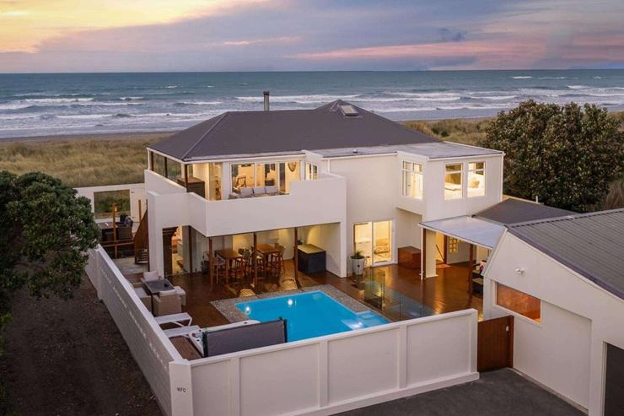 ‘We had buyers fly over to look at it’: Beach home in cheap suburb breaks price record