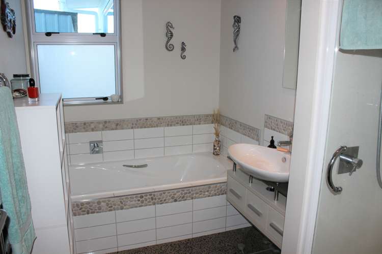 104 The Fairway Matarangi_8