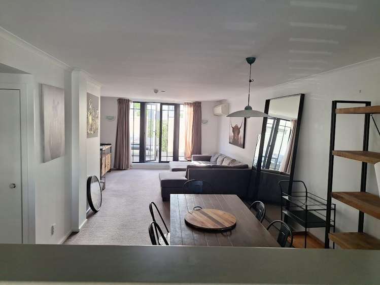 1E/8 Farnham Street 1761_3