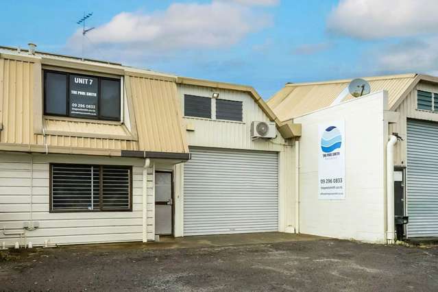 FUNCTIONAL INDUSTRIAL UNIT - PAPAKURA