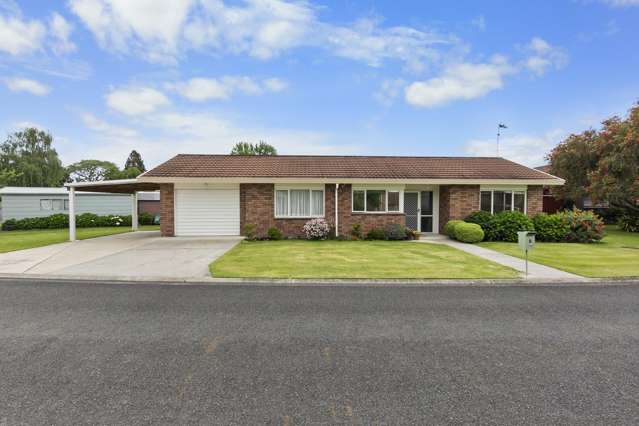 Charming Brick Home in Perrinpark Village