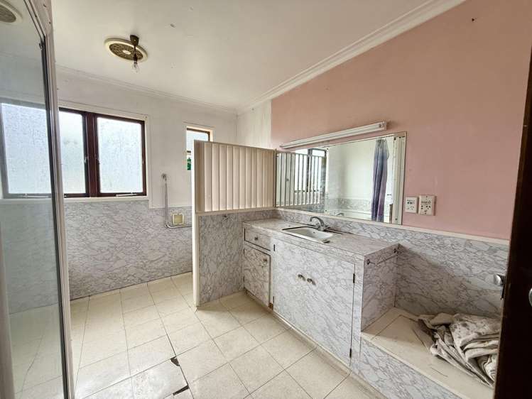 243 Preston Road Otara_15