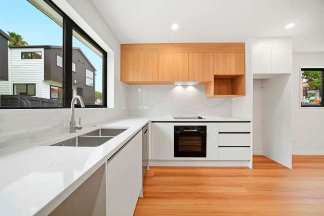 2/14B Porter Avenue Te Atatu South_2