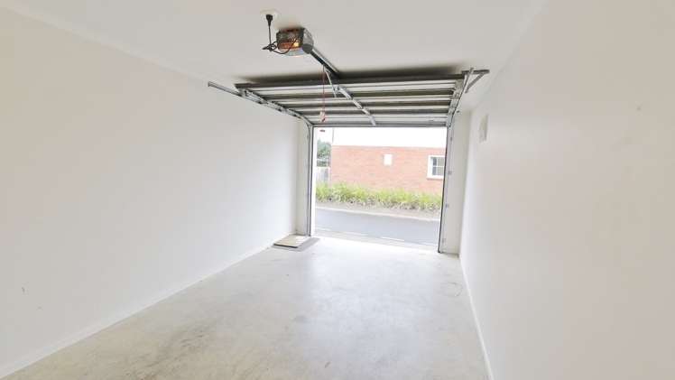 1 Chiefs Court Hamilton East_10