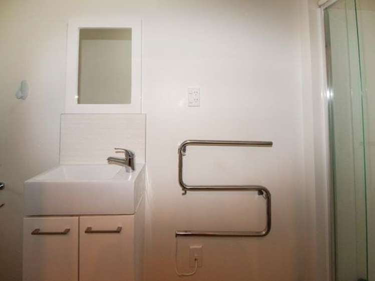 2/11 Gordon Place Newtown_7