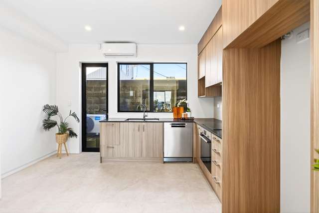 2/233 Great North Road Henderson_2