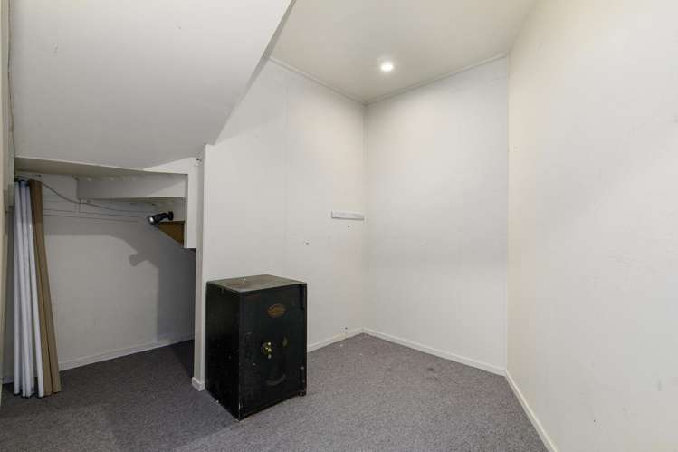 233A Whites Line East Waiwhetu_27