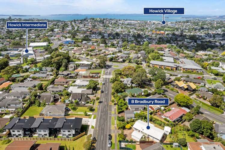 8 Bradbury Road Botany Downs_11