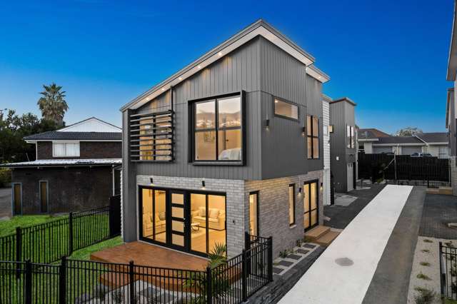 Contemporary Luxury Living in Botany Downs