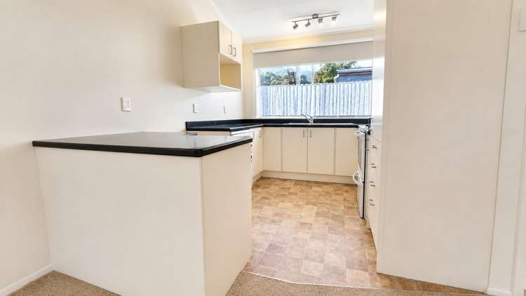  B/1 Horoeka Street Stokes Valley_16