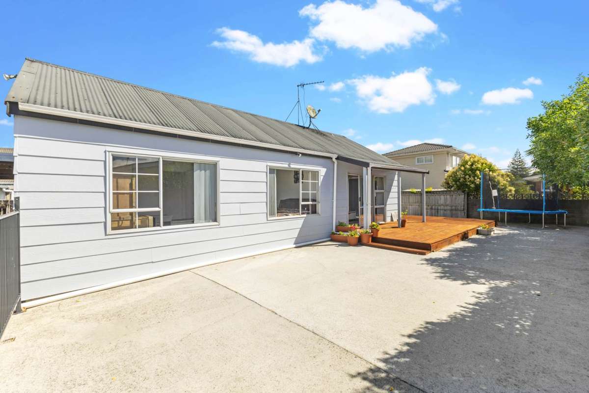 1/63 Kenderdine Road_0