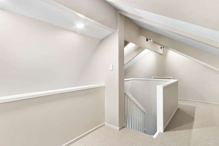 370 Kingseat Road Kingseat_17