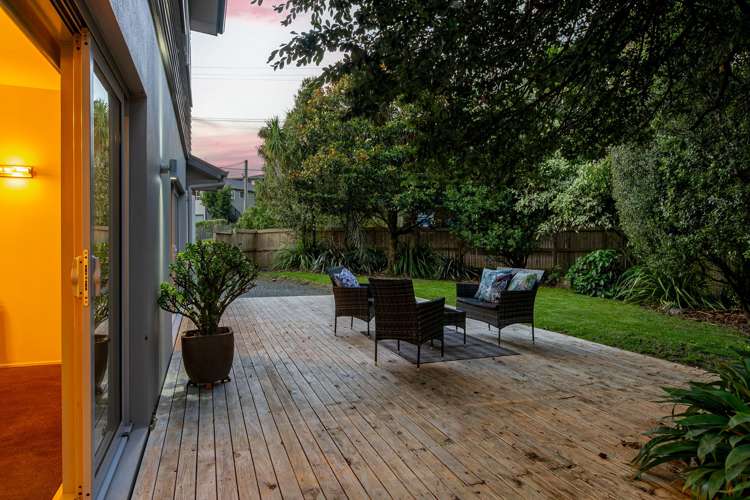 34 Menin Road Raumati South_11