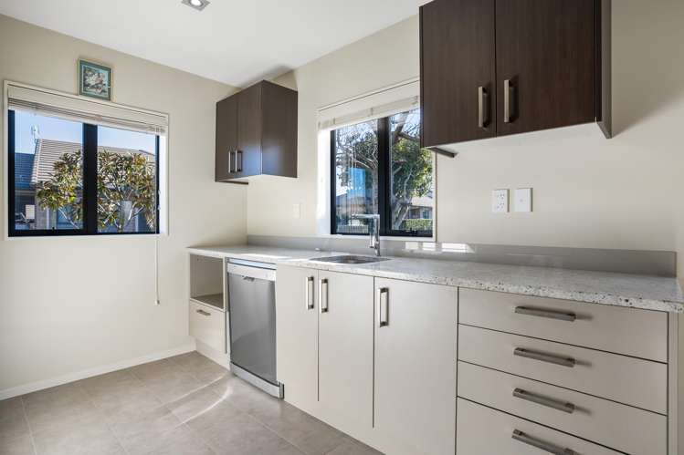 38 Royalle Mews_4