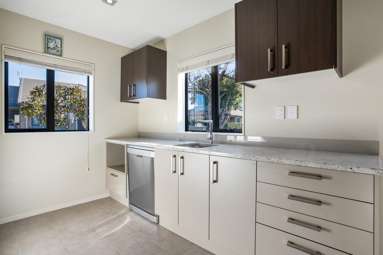 38 Royalle Mews_4