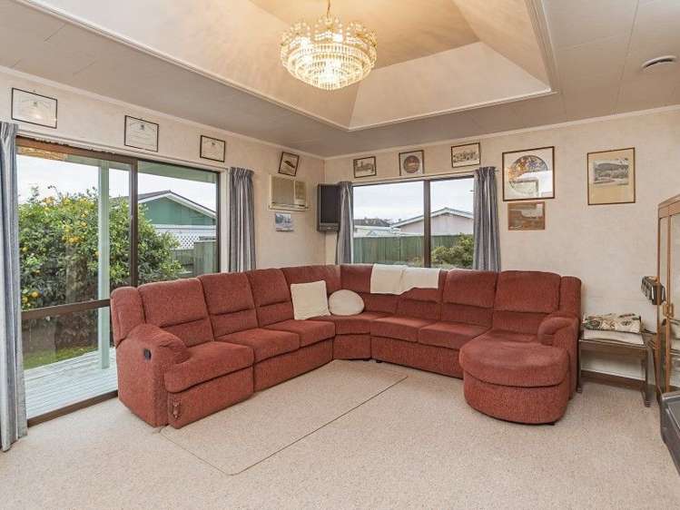 28 Aldinga Avenue Stoke_1