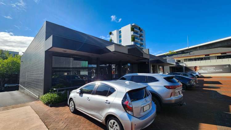 402 Broadway Newmarket_5