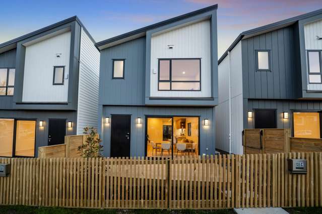 MODERN FAMILY LIVING – SMART TWO-LEVEL DESIGN