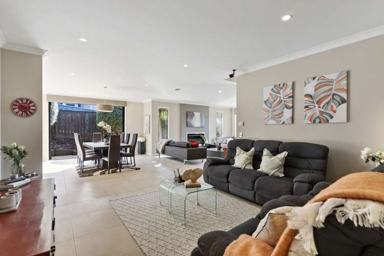 10 Mazuran Place Flat Bush_14