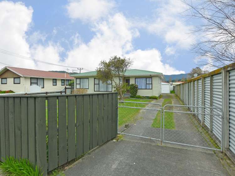 10 Parkway Wainuiomata_17