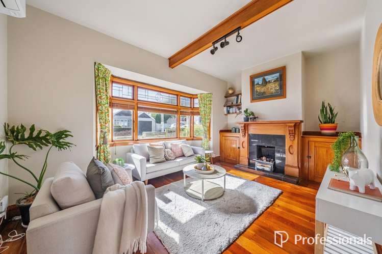 82 Nairn street Mount Cook_3