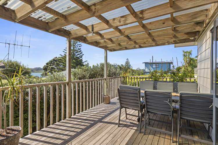 33 Manukau Road Raglan_34