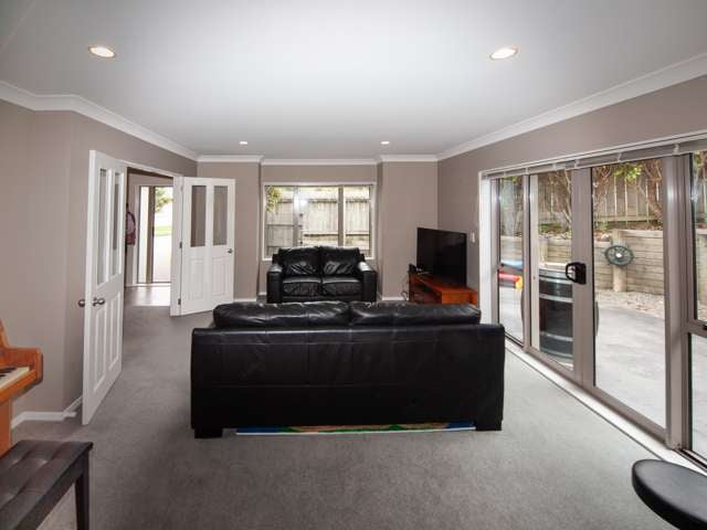 92 Amesbury Drive Churton Park_3