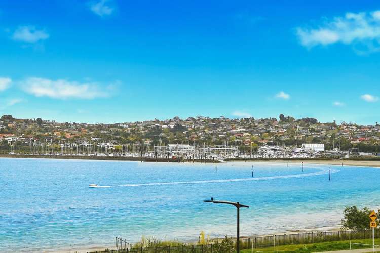 8 Wavecrest Lane Hobsonville_1
