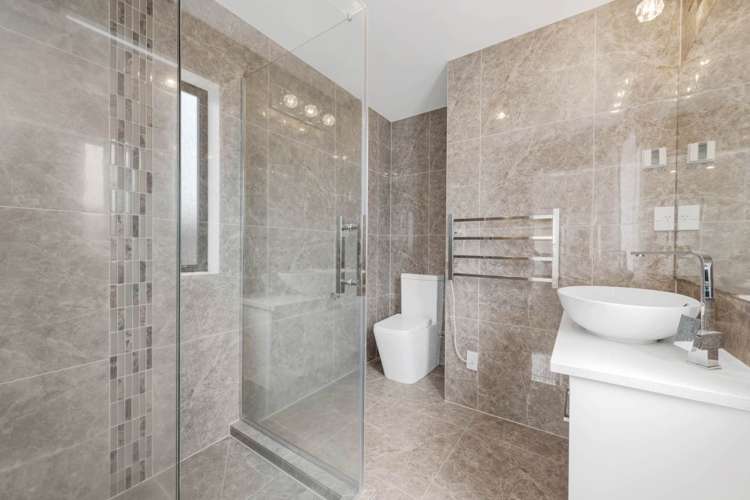 37 Rosewell Crescent Flat Bush_21