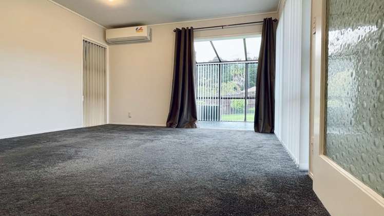 8 Idesia Place Totara Heights_13