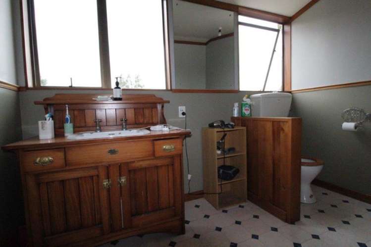 72 Bush Street Lumsden_12