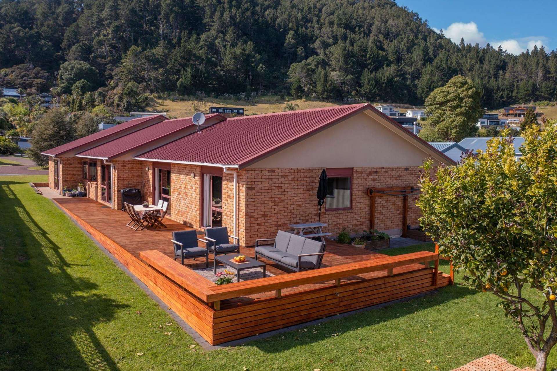 109 The Yardarm Pauanui_0