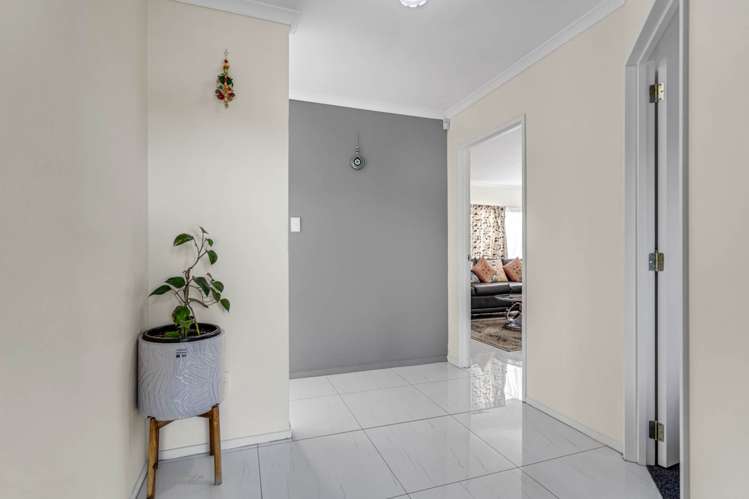 4 Farmdale Court Flat Bush_5