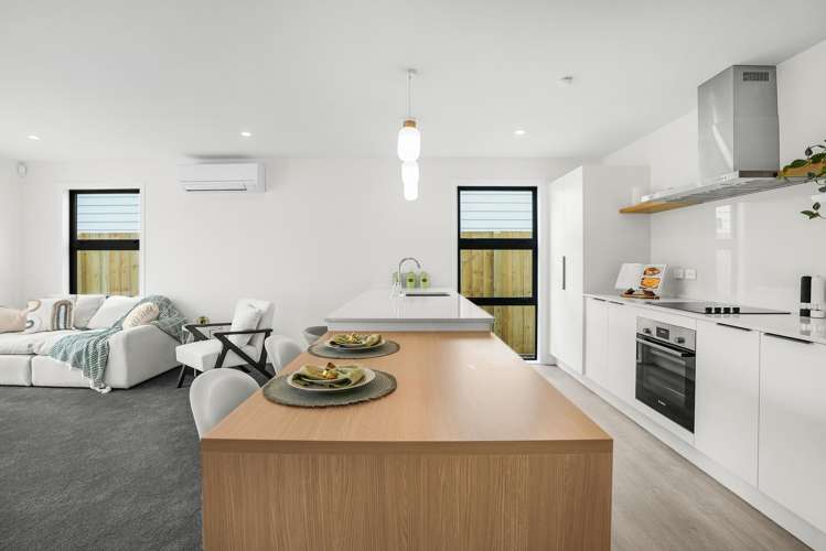 2/74 Seddon Street_3