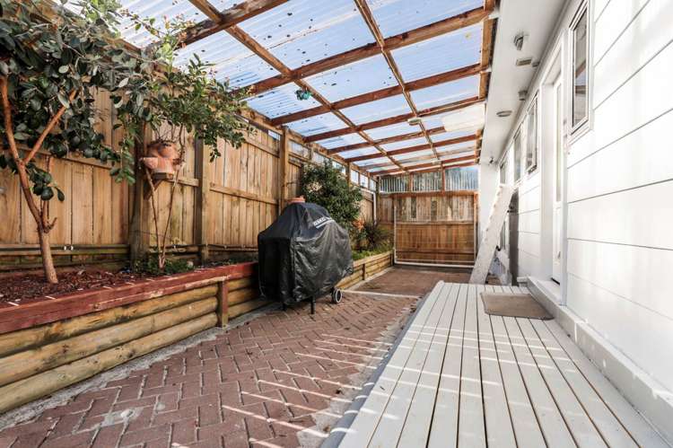 1/111 Tirimoana Road Te Atatu South_8