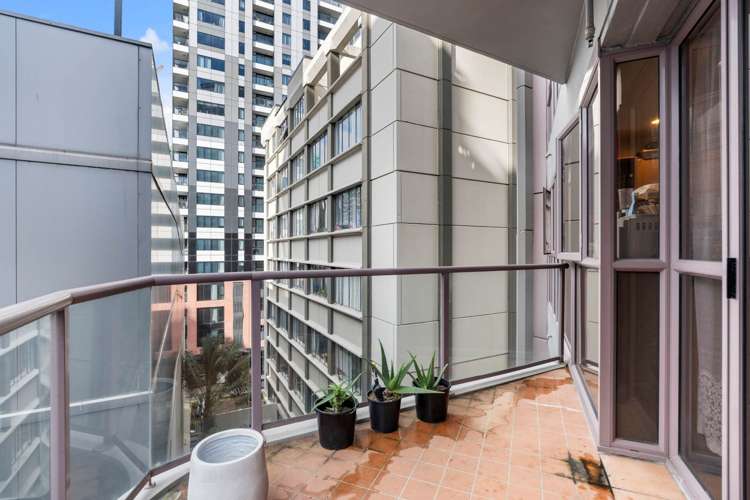 6A/89 Victoria St W_4