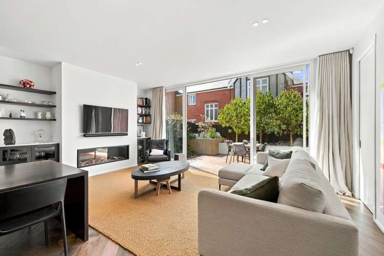 3/130 Office Road Merivale_10