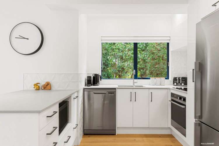 12/71 Fernhill Way Oteha_6