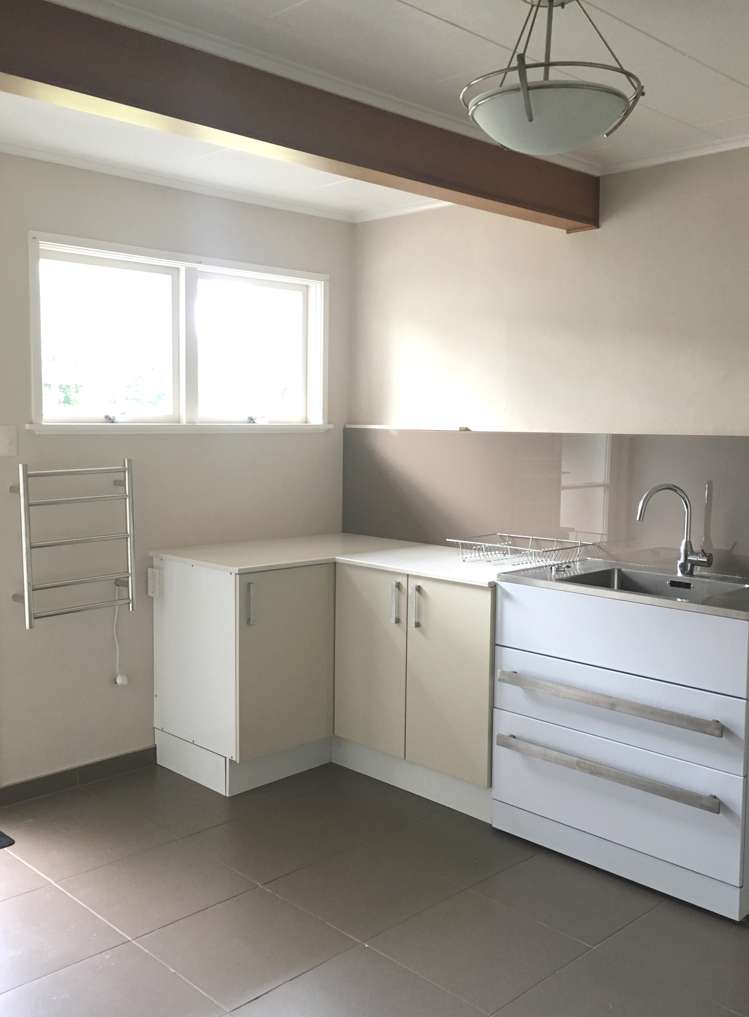 18 Jaemont Avenue Te Atatu South_16