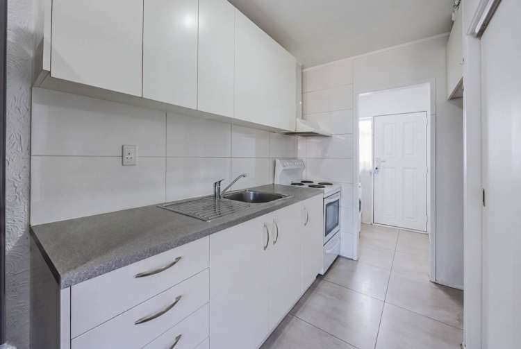 2/148 Penrose Road_3