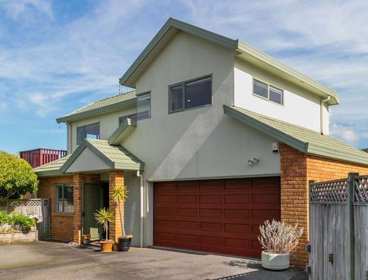2/267 Glenfield Road Hillcrest_12