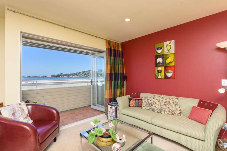 87/305 Evans Bay Parade Hataitai_1