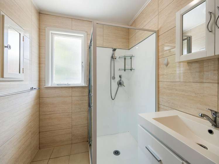 10 Rosalind Street Deanwell_14